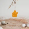 Anhaenger-Osterhase-mit-Osterei